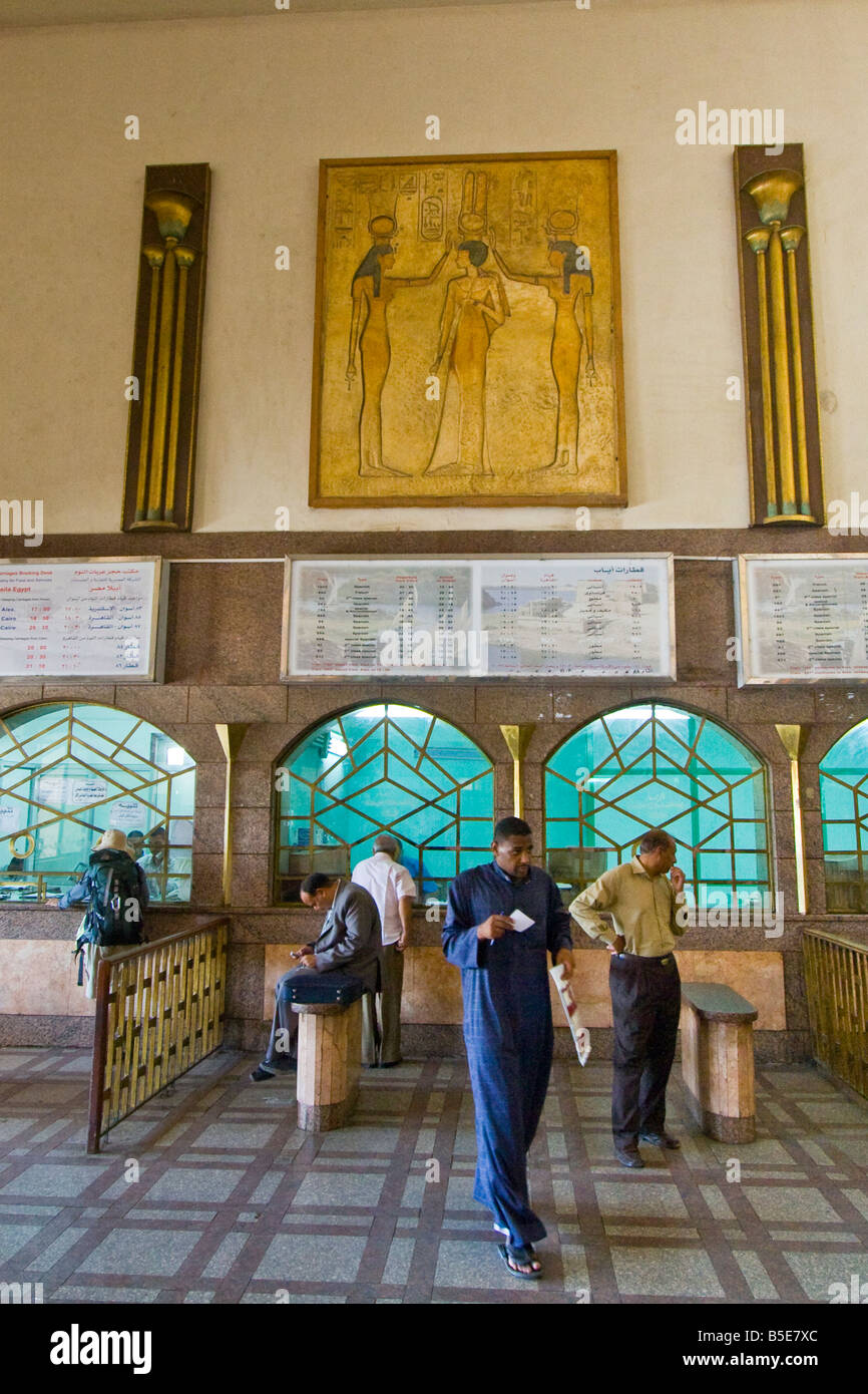 Train ticket office window hi-res stock photography and images - Alamy