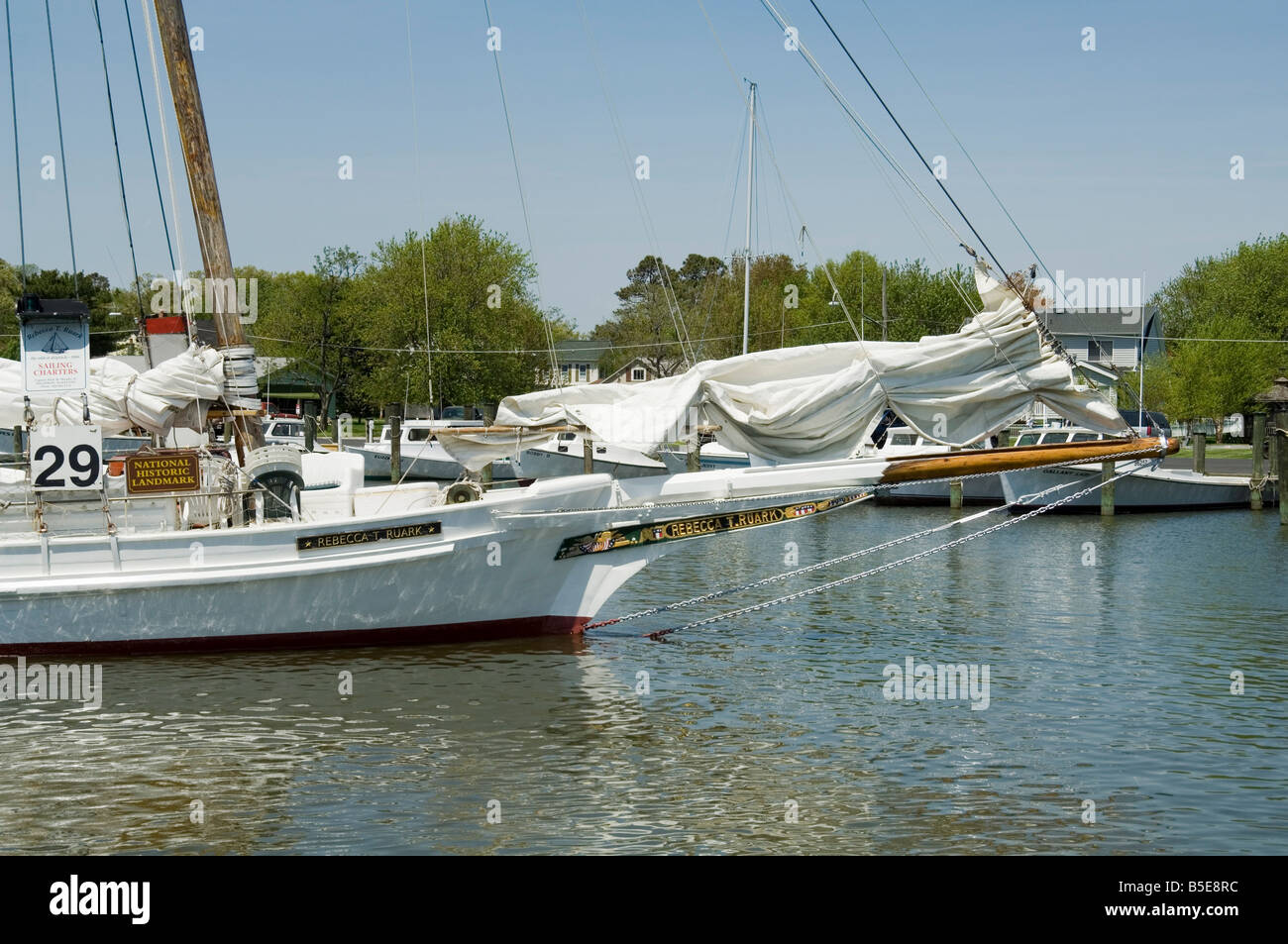 Usa maryland tilghman island skipjacks hires stock photography and
