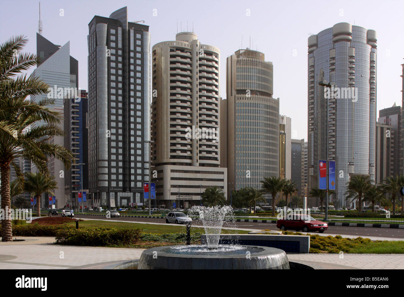 High rise buildings palms hi-res stock photography and images - Alamy