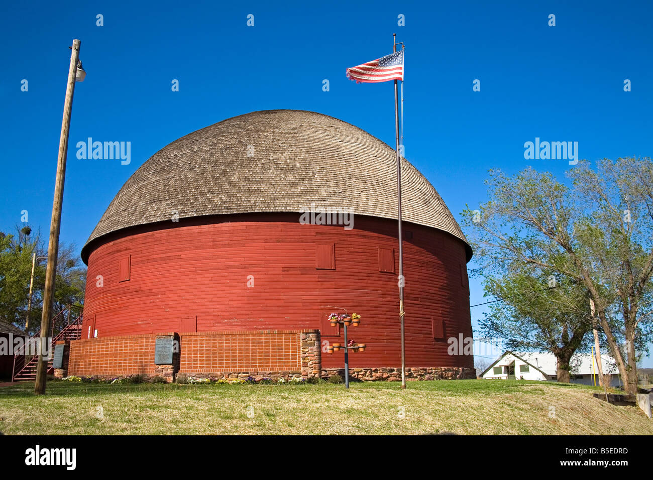 Historic Round Barn on Route 66, Arcadia, Oklahoma, USA, North America Stock Photo