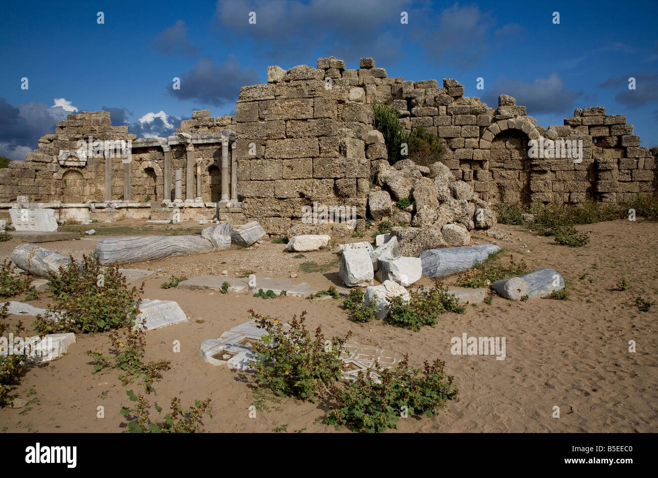 Ancient library hi-res stock photography and images - Alamy