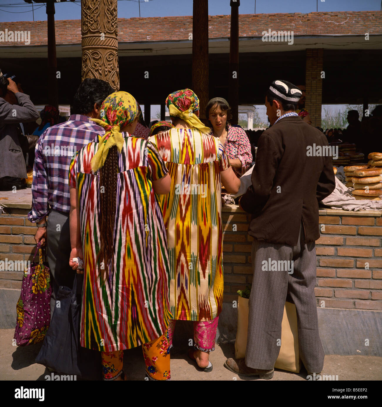 Uzbek women, Central Market, Samarkand, Uzbekistan, Central Asia Stock Photo