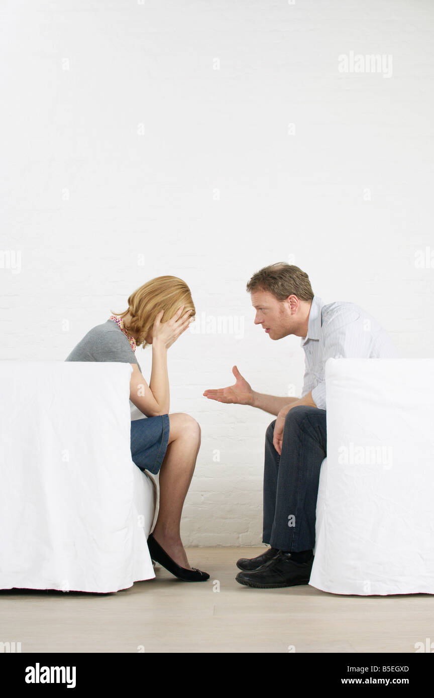Жена не хочет мужа разводиться