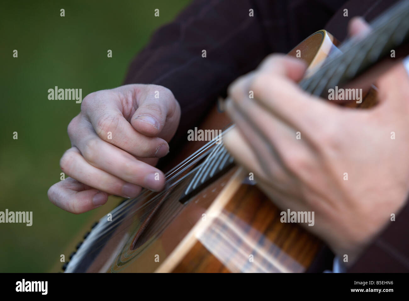 Fingers plucking strings hi-res stock photography and images - Alamy