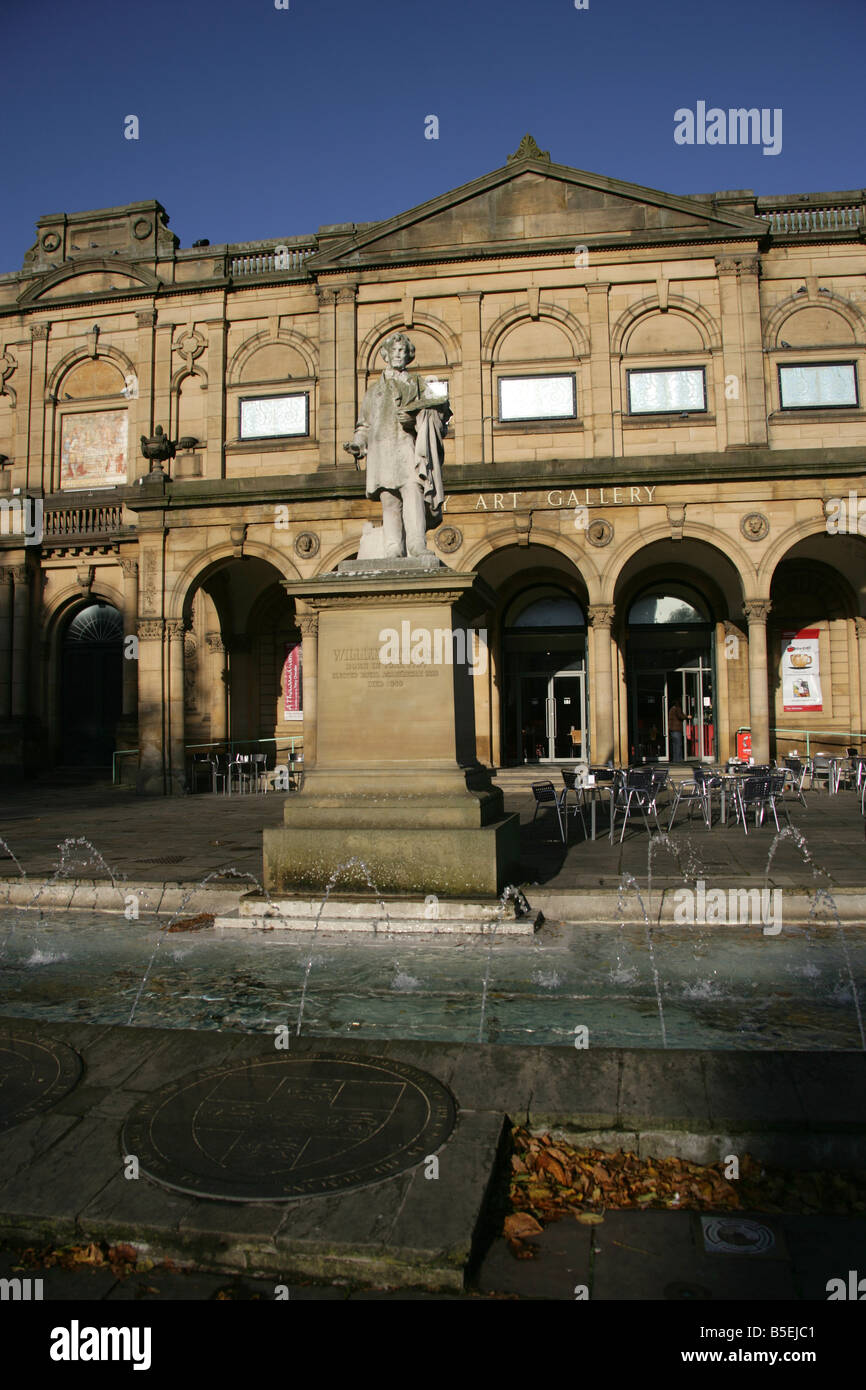 City of York, England. The William Etty statue and Edward Taylor designed York City Art Gallery in York’s Exhibition Square. Stock Photo