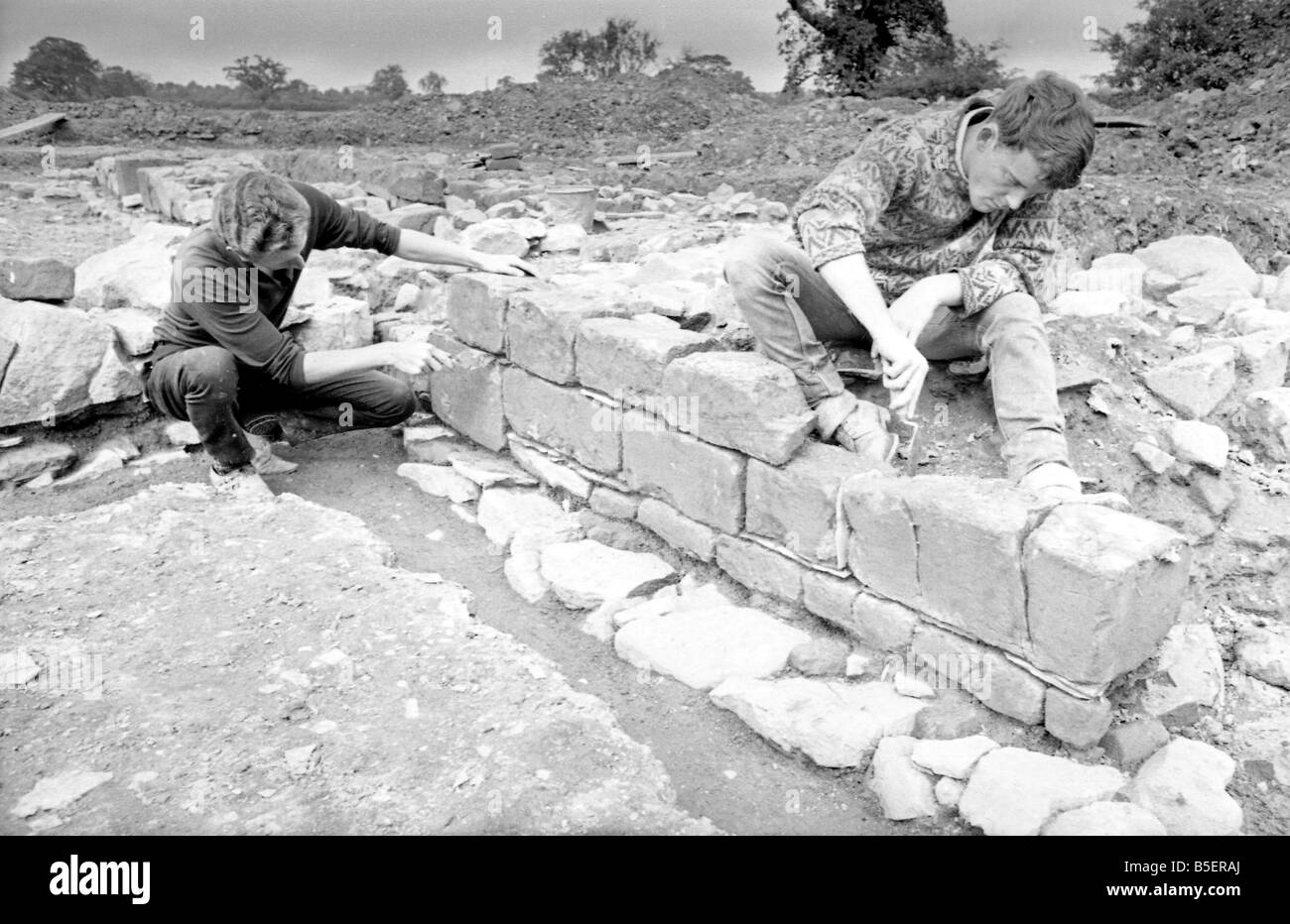 Archaeological Dig At The Former Sudeley Castle Griff Nuneaton It archaeological-dig-at-the-former-sudeley-castle-griff-nuneaton-it