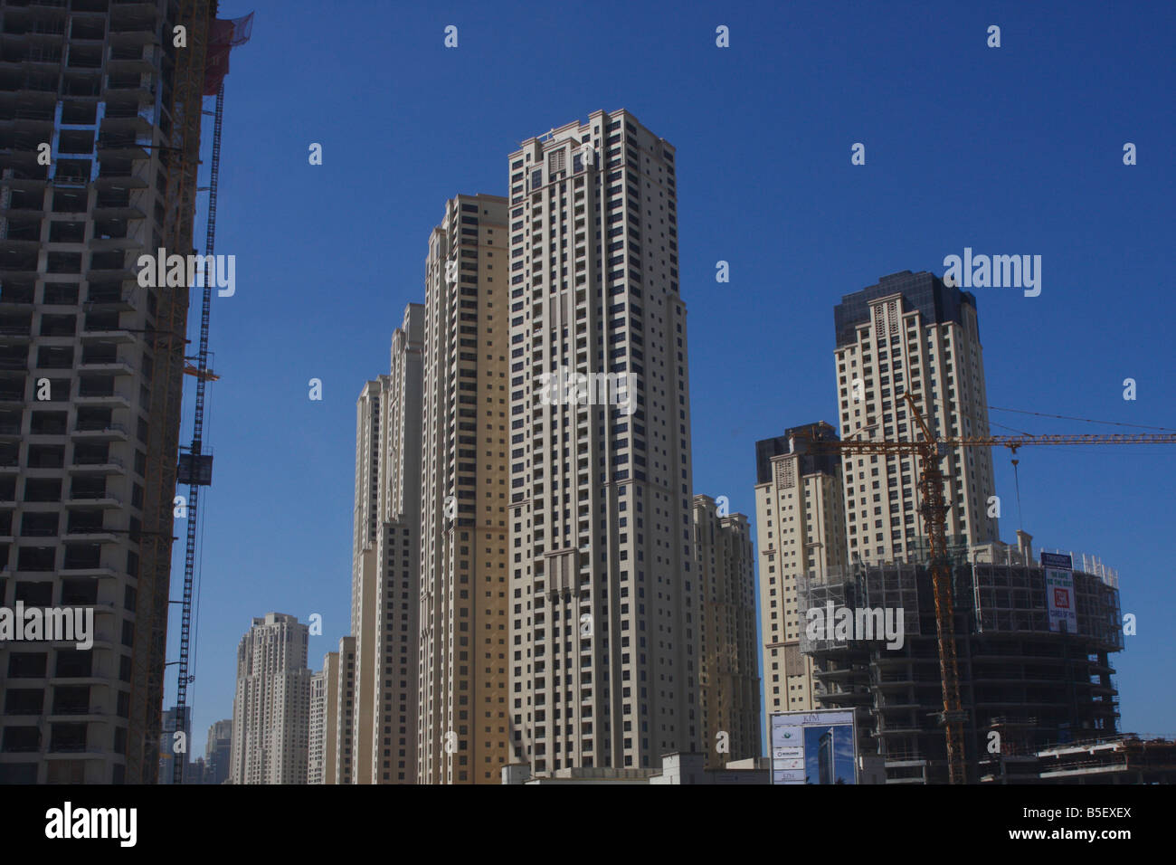 Tall cranes constructions hi-res stock photography and images - Alamy