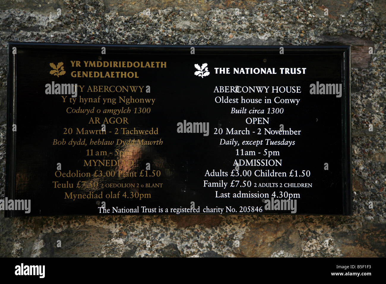 Tourist information conwy hi-res stock photography and images - Alamy