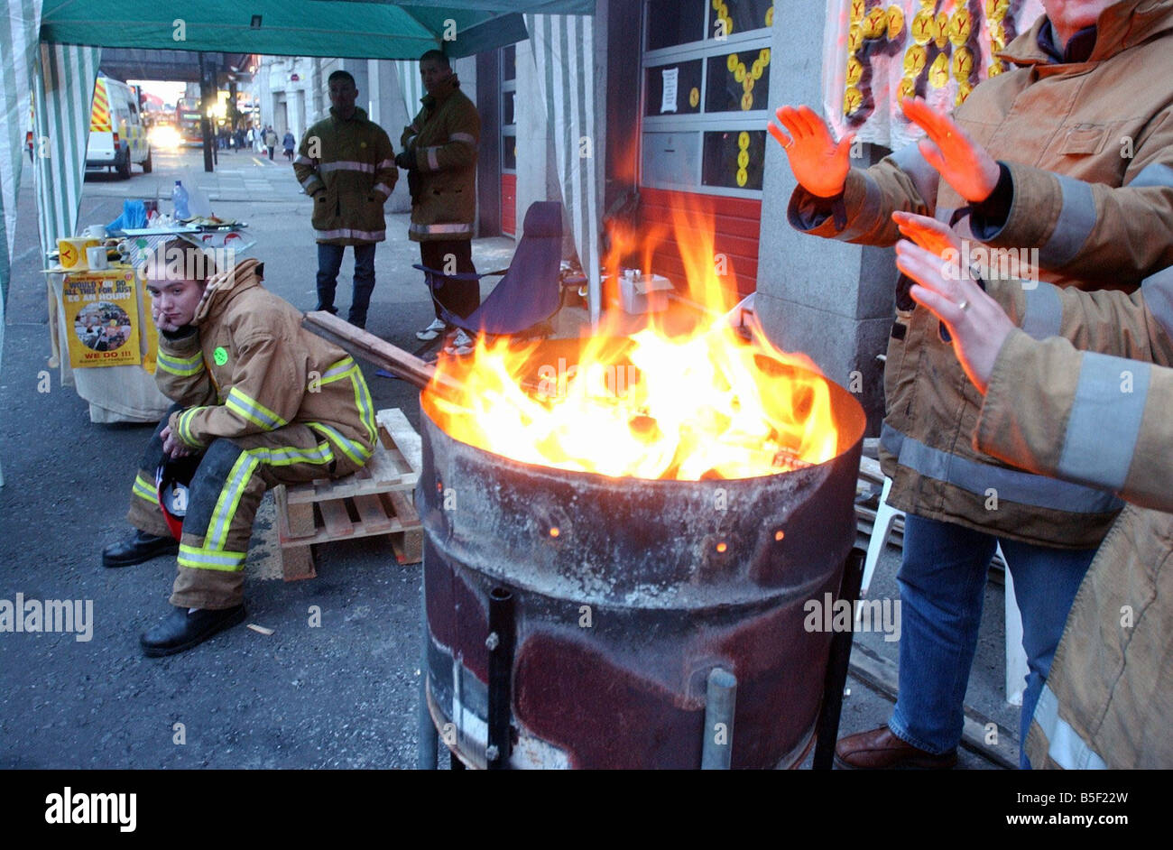 Firemen firefighter strike November 2002 Ruth Duffy on the picket line