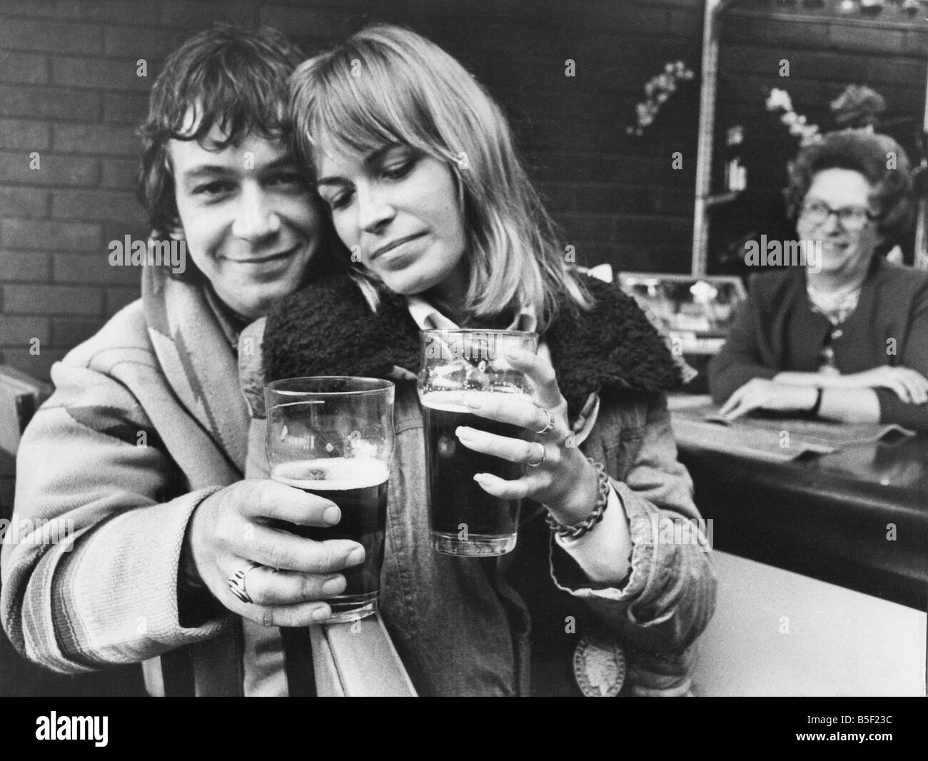 Eric Burdon the former singer of the group The Animals returned to Tyneside  with his wife Rose to introduce her to his parents 29 08 73 Stock Photo -  Alamy