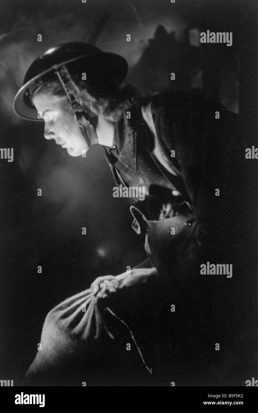 A.F.S Girl, 28th November 1941. C.B 4K. Stock Photo