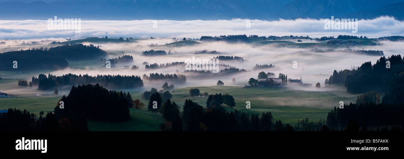 Fog in the alps hi-res stock photography and images - Alamy