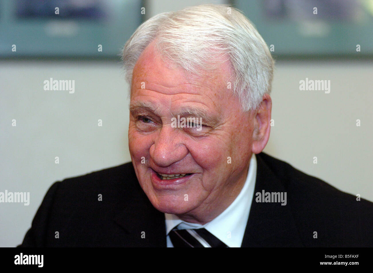 Sir Bobby Robson at the Copthorne Hotel Stock Photo Alamy
