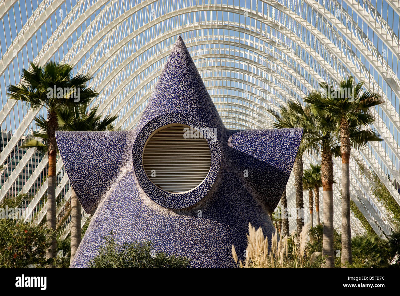 L'Umbracle at Santiago Calatrava Palace of the Arts City of Arts and ...