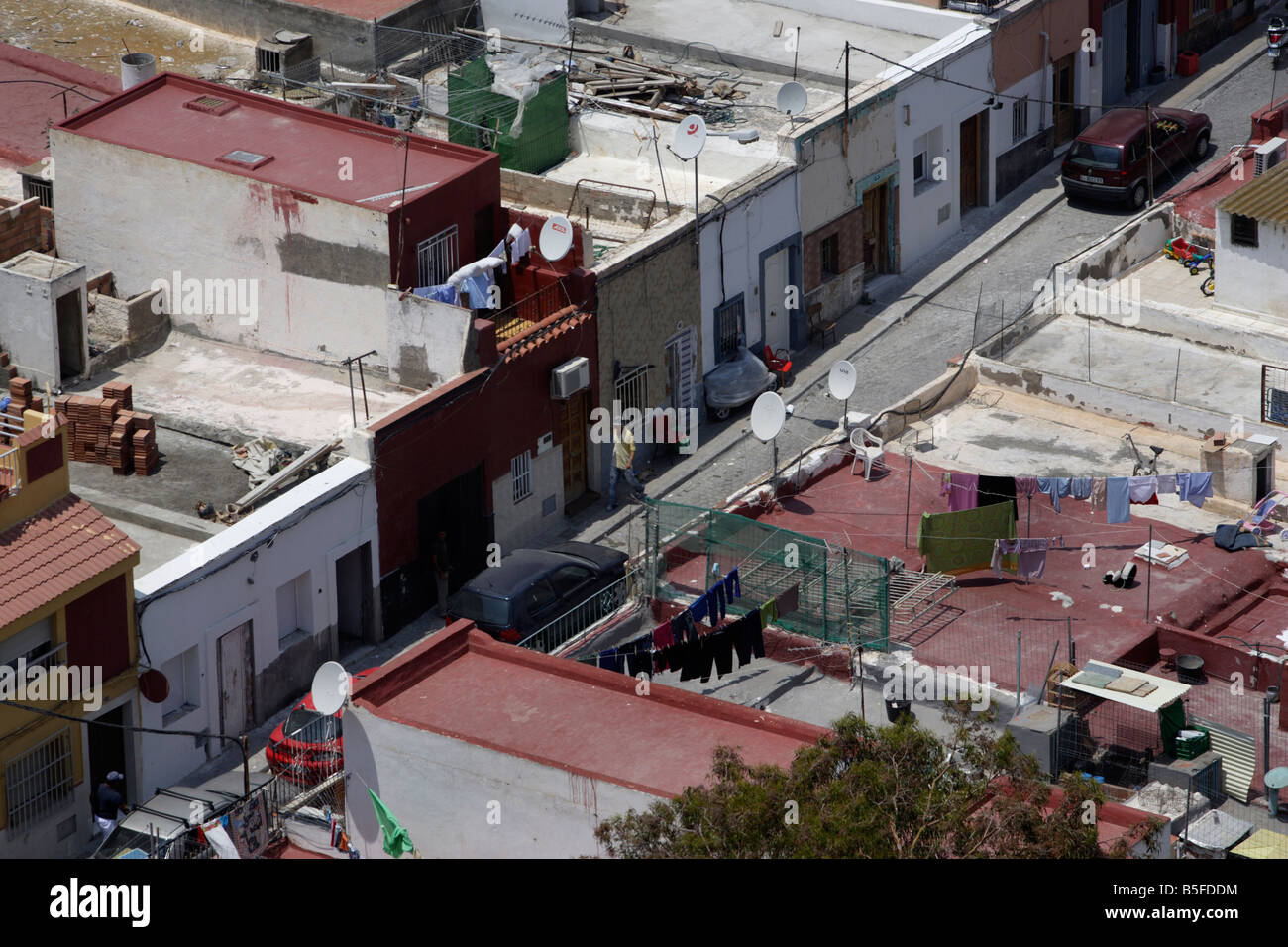 Houses with flat roofs hi-res stock photography and images - Alamy
