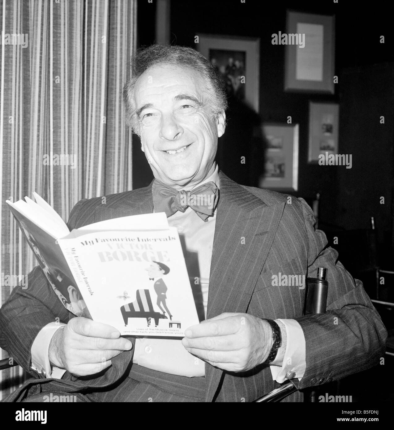 Victor Borge (Pianist and Comedian) reception at London Press Club. March 1974 S74-1488 Stock Photo