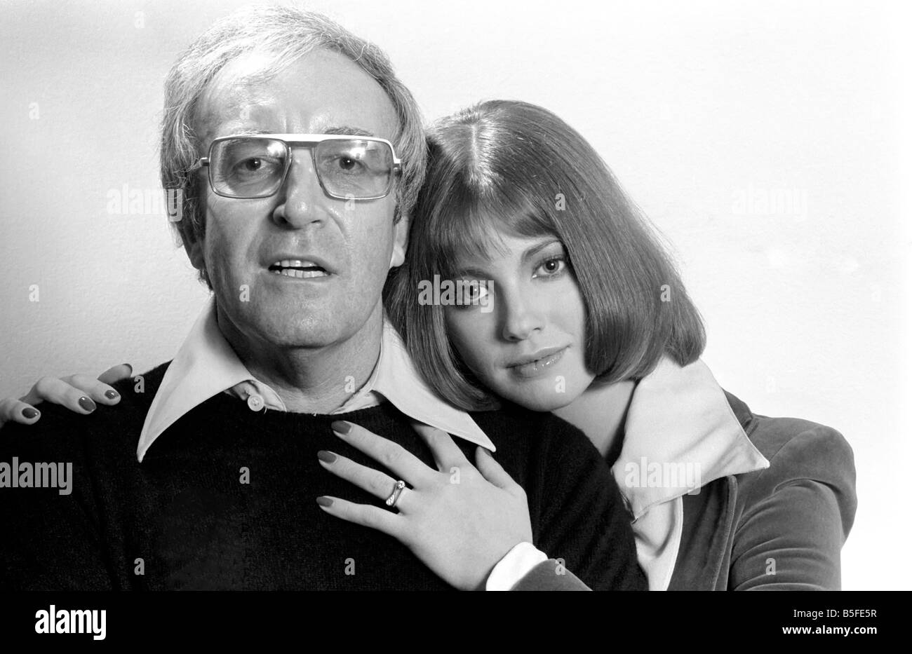 peter-sellers-and-lynn-frederick-december-1976-s76-7359-002-stock