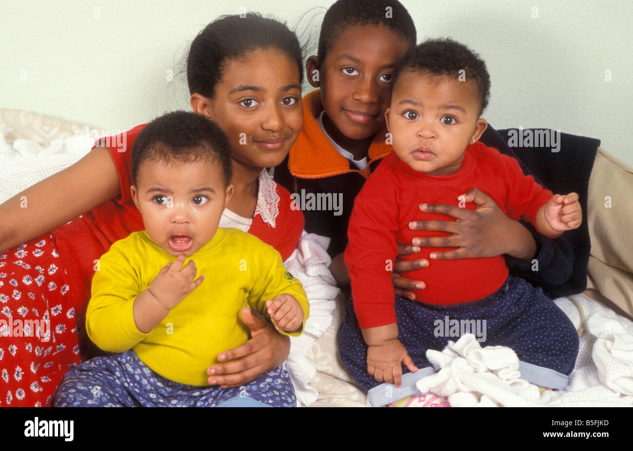 Page 2 Identical Twins Children High Resolution Stock Photography And Images Alamy
