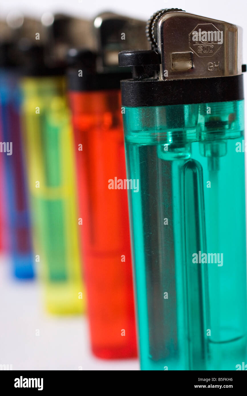 Cheap lighter hi res stock photography and images Alamy