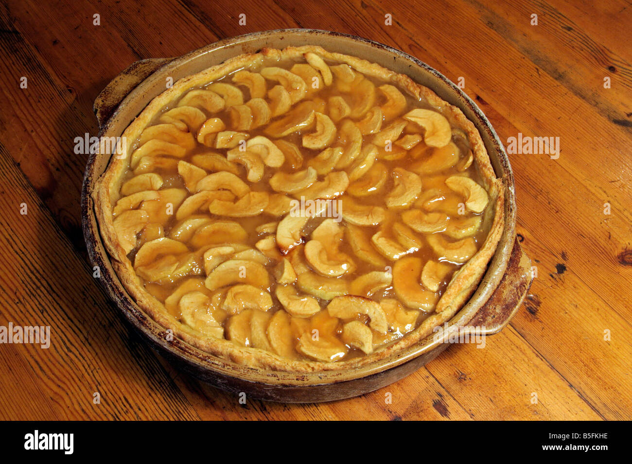 TARTE AUX POMMES TRADITIONAL APPLE TART IN THE FRENCH STYLE deep depth of field Stock Photo Alamy