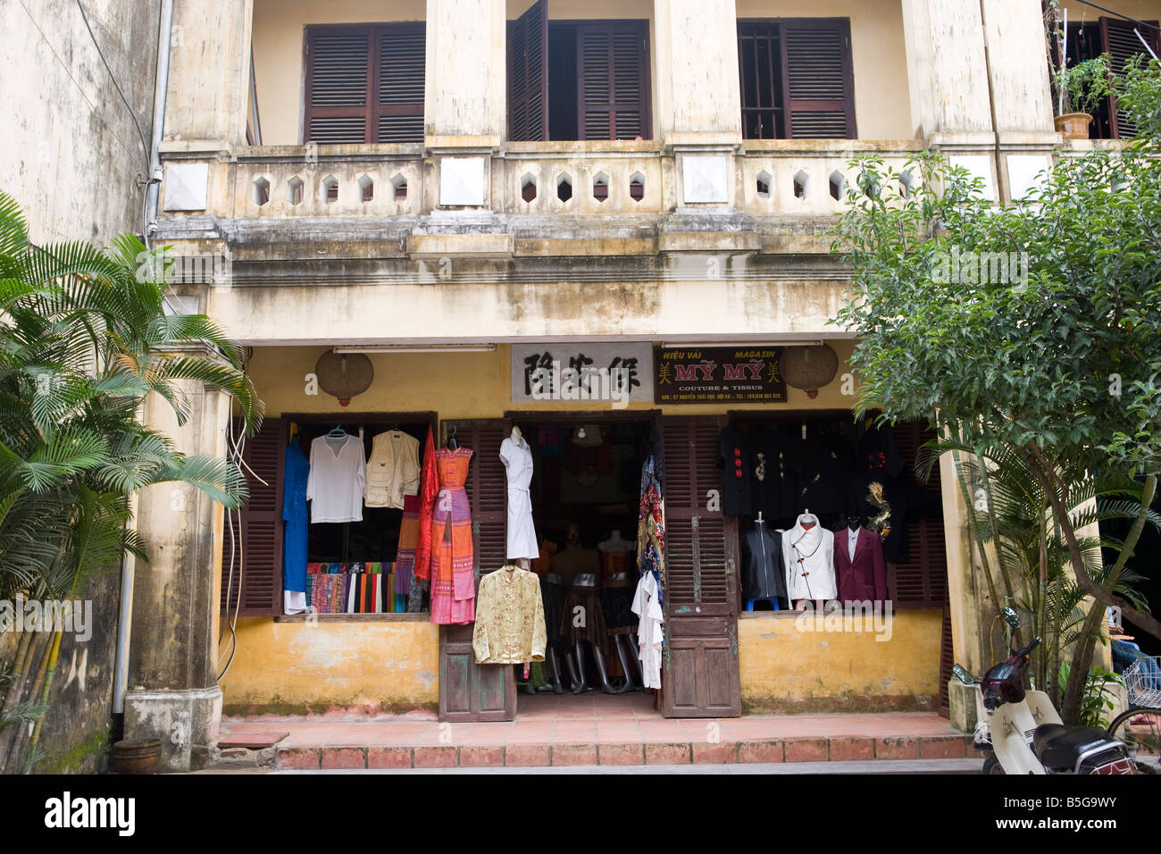 The town of Hoi An is famous for it s tailors shops Vietnam Stock Photo Alamy