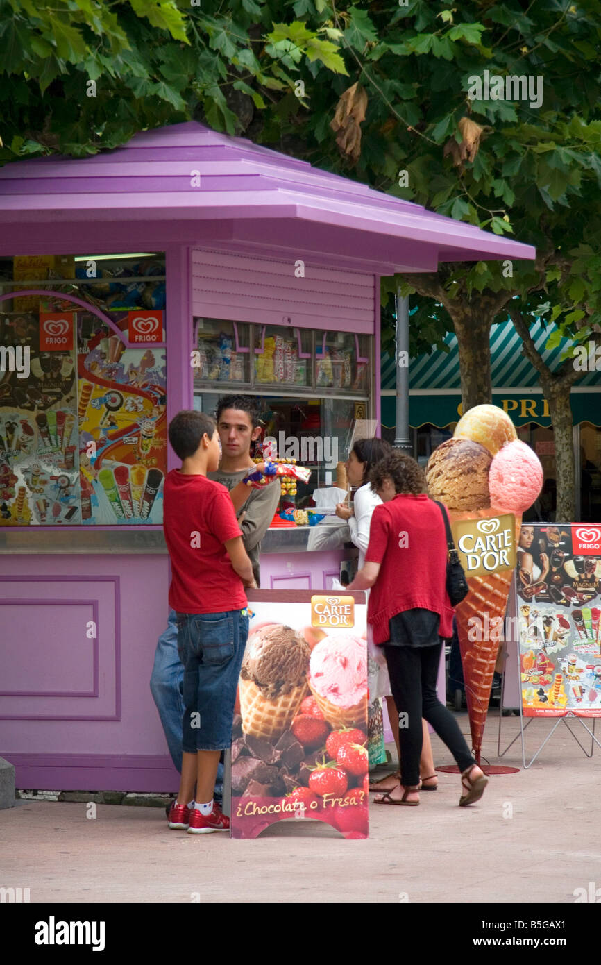 Ice Cream Vendor Spain Hi Res Stock Photography And Images Alamy