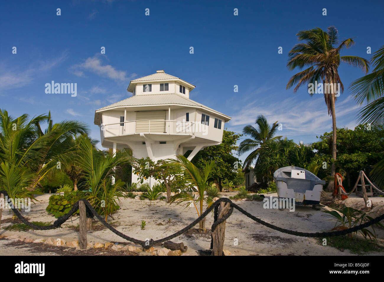 CAYE CAULKER BELIZE Modern design house on beach Stock Photo Alamy