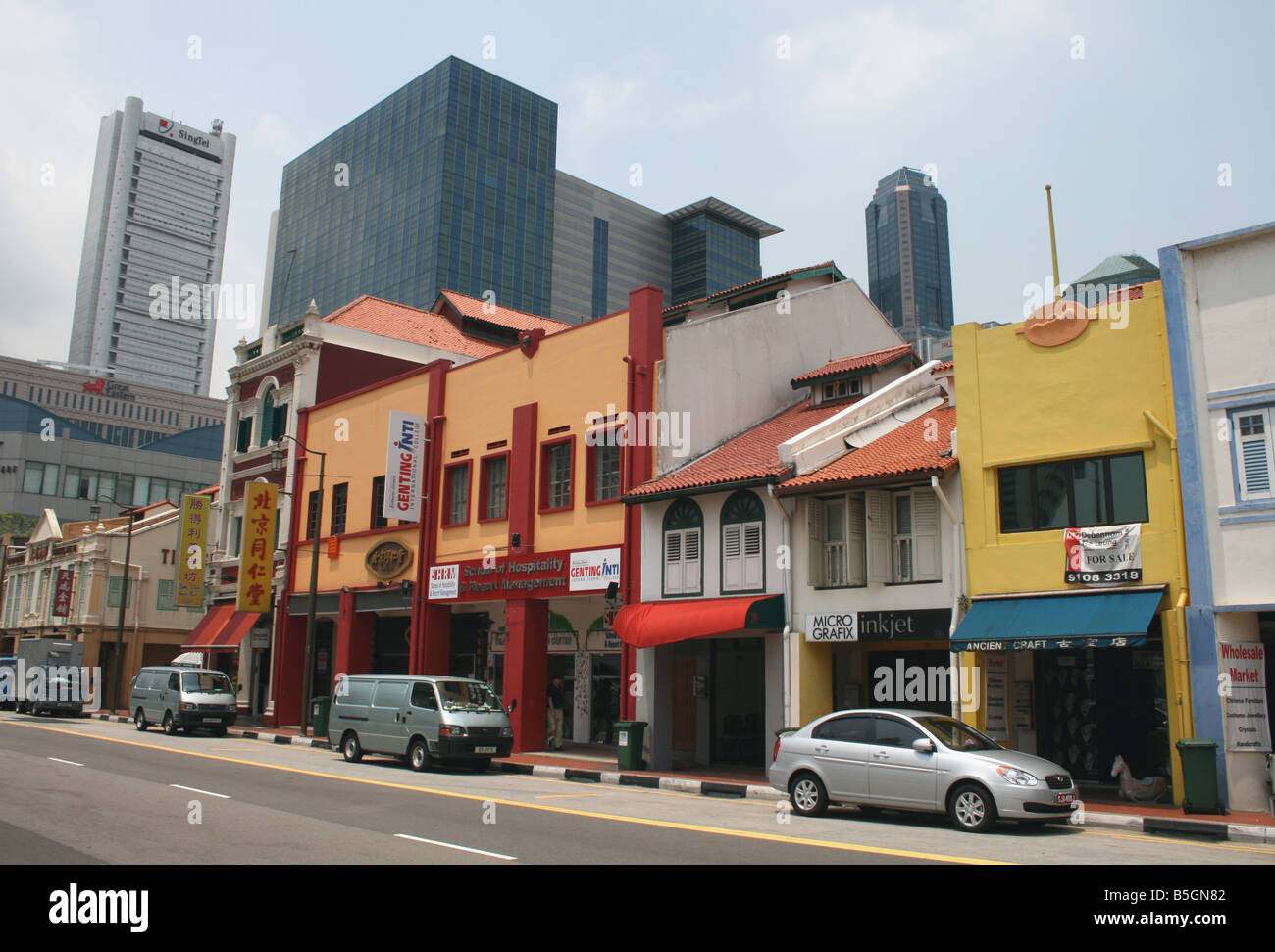 Singapore street scene hi-res stock photography and images - Alamy
