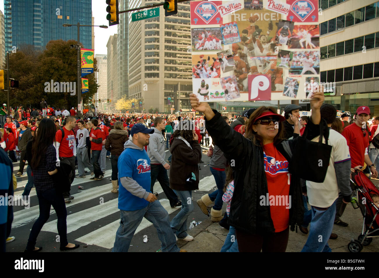 Philadelphia Phillies fans celebrating Phillies World Series victory  October 31, 2008 with parade down Broad Street Philadelphia Stock Photo -  Alamy