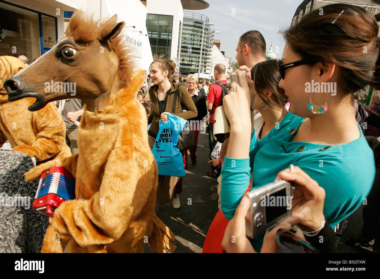 Brighton Art Festival Street Entertainers Stock Photo Alamy