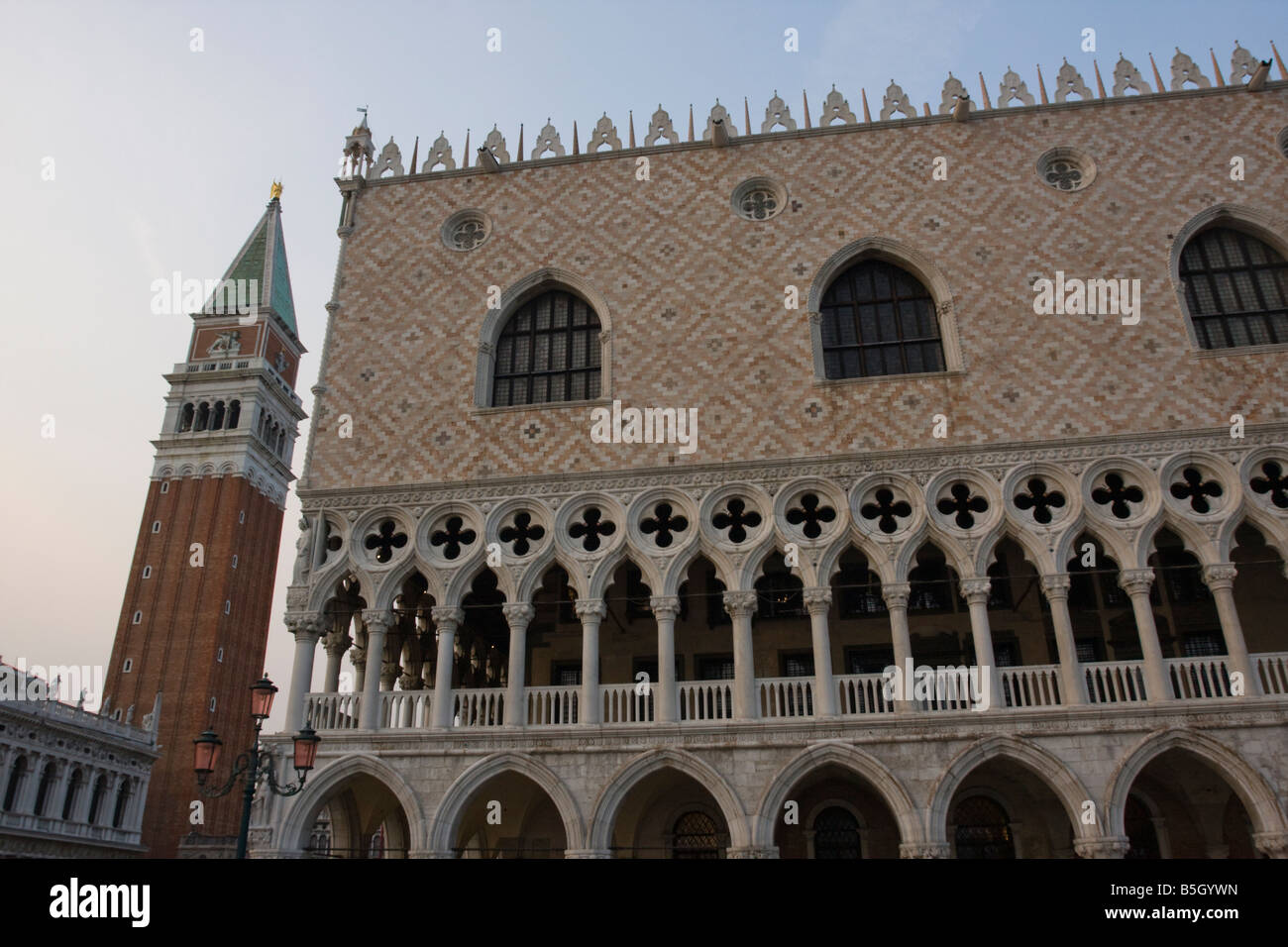 Venice doges palace campanile hi-res stock photography and images - Alamy