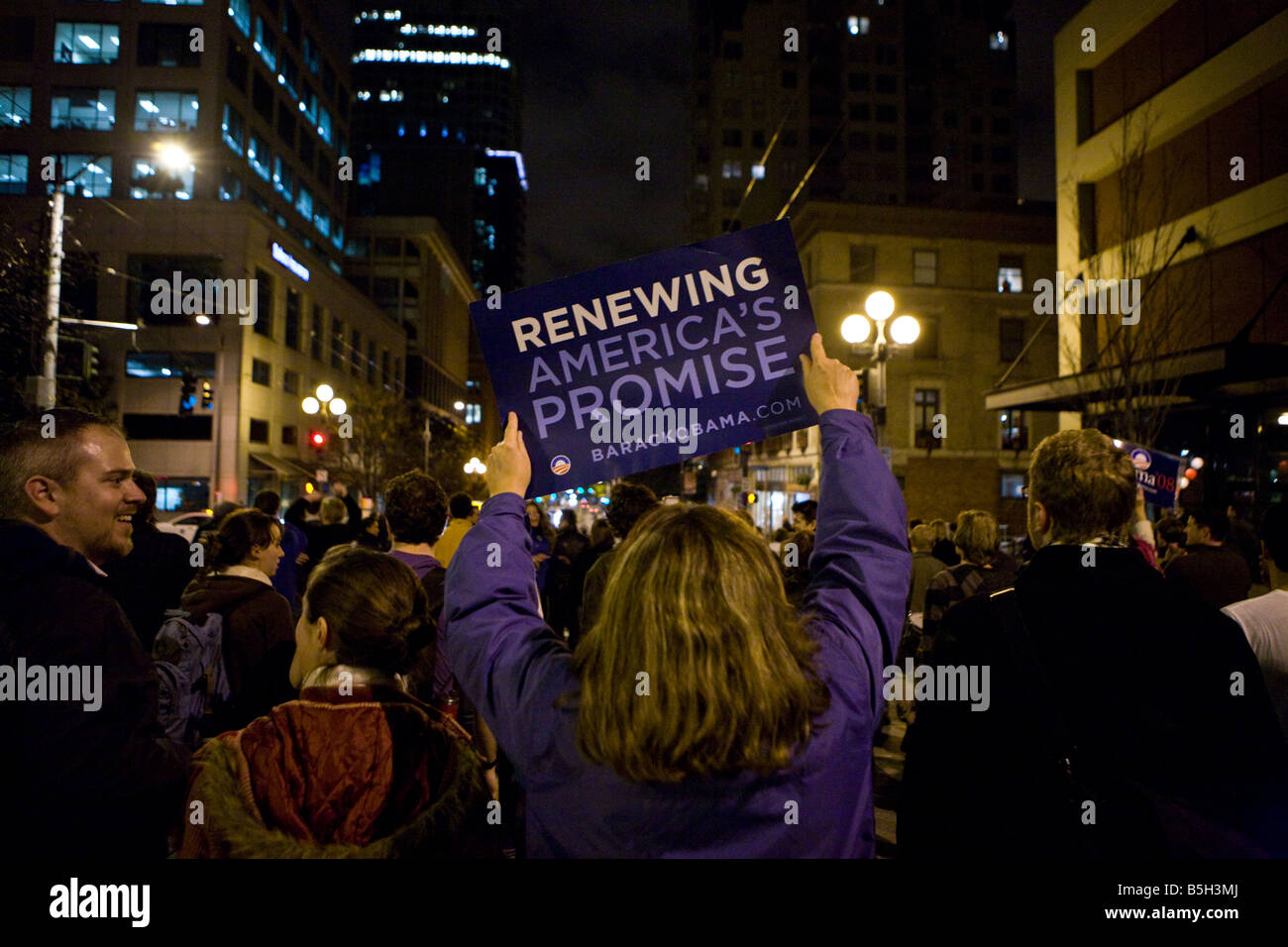 Seattle, 04.11. 2008. People gather spontaneously on the streets of Seattle to celebrate the historic victory of Barack Obama. Stock Photo