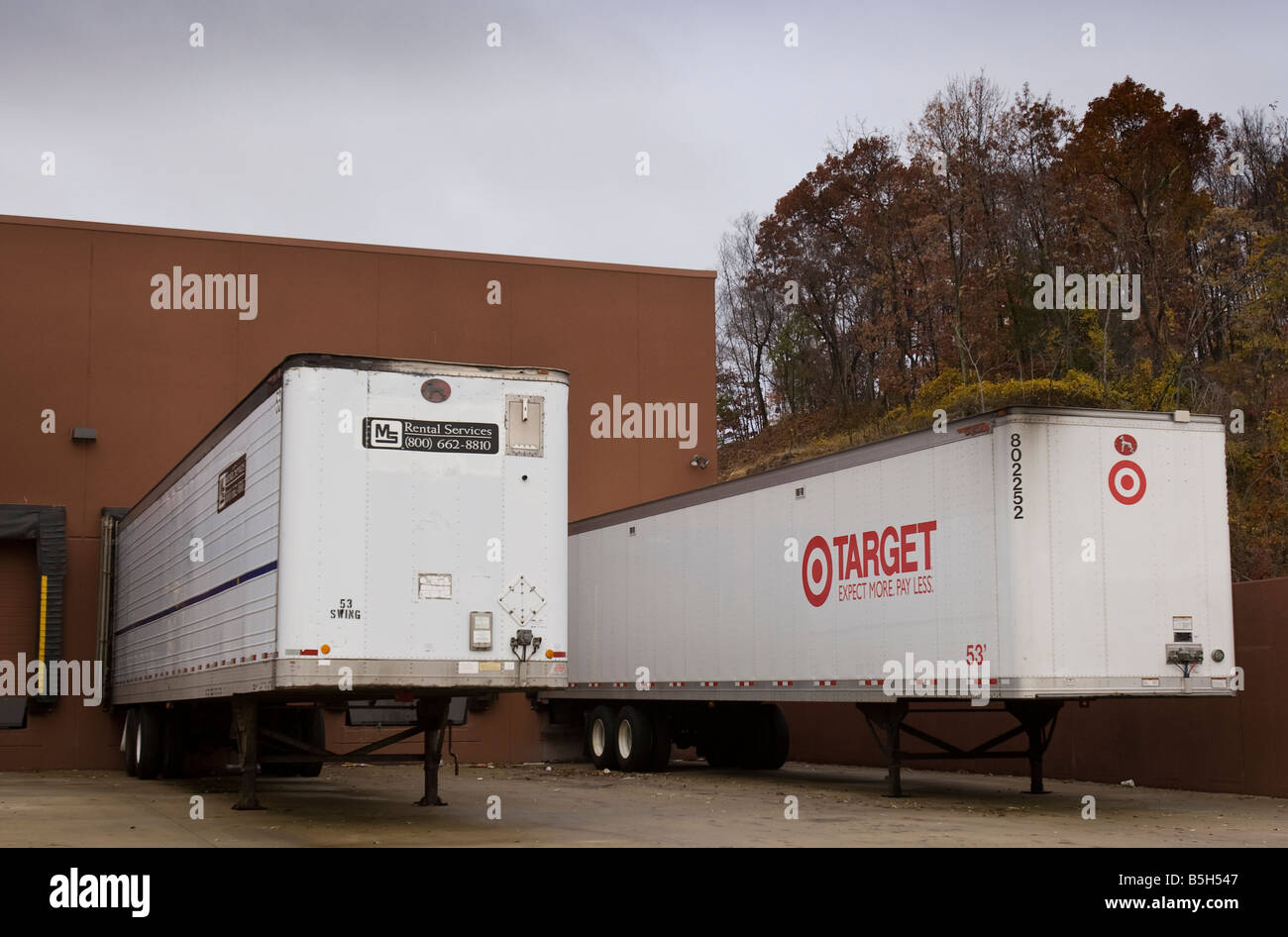 Trailers at a loading platform Stock Photo