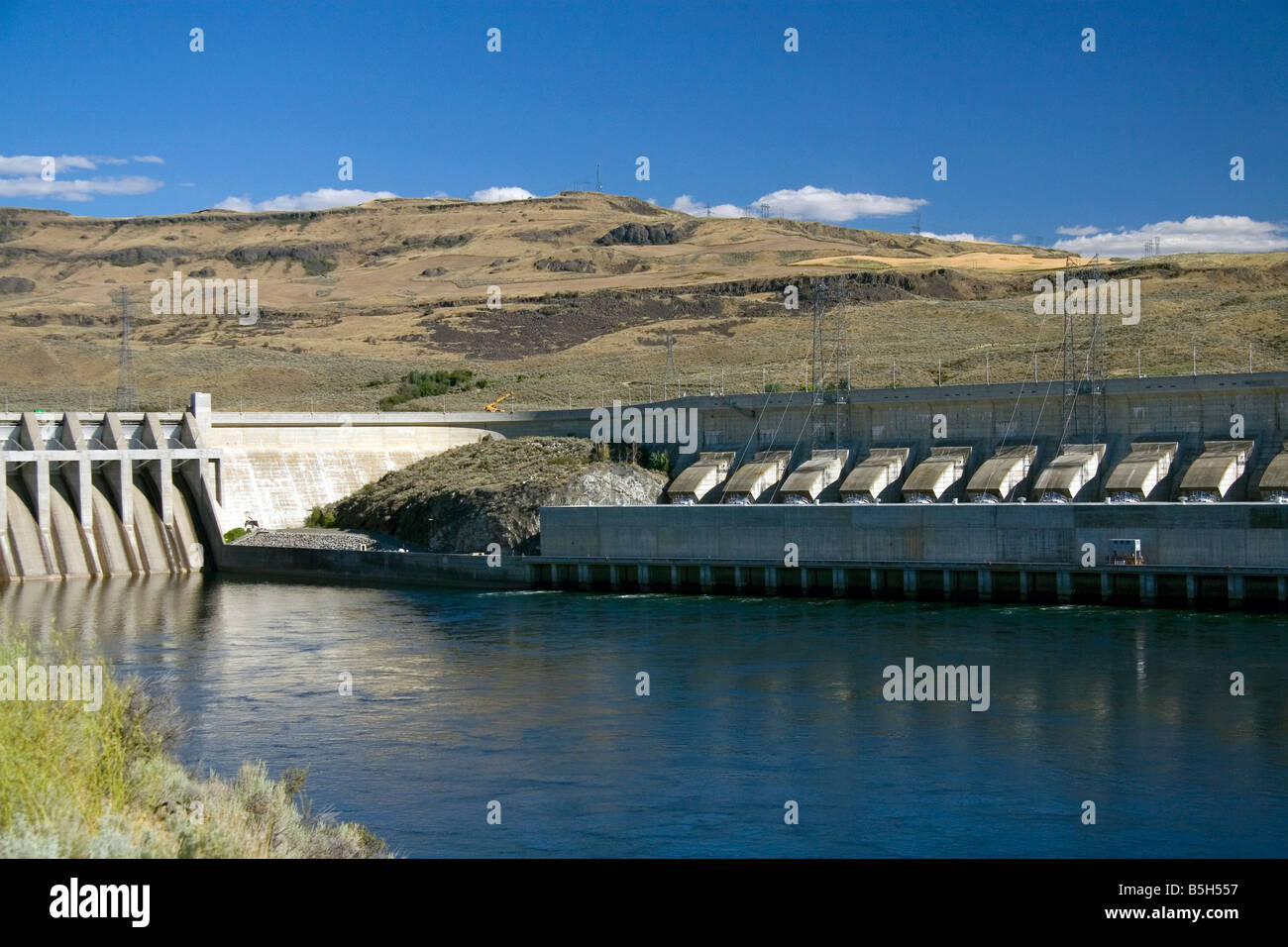 Chief Joseph Dam is a hydroelectric dam spanning the Columbia River in