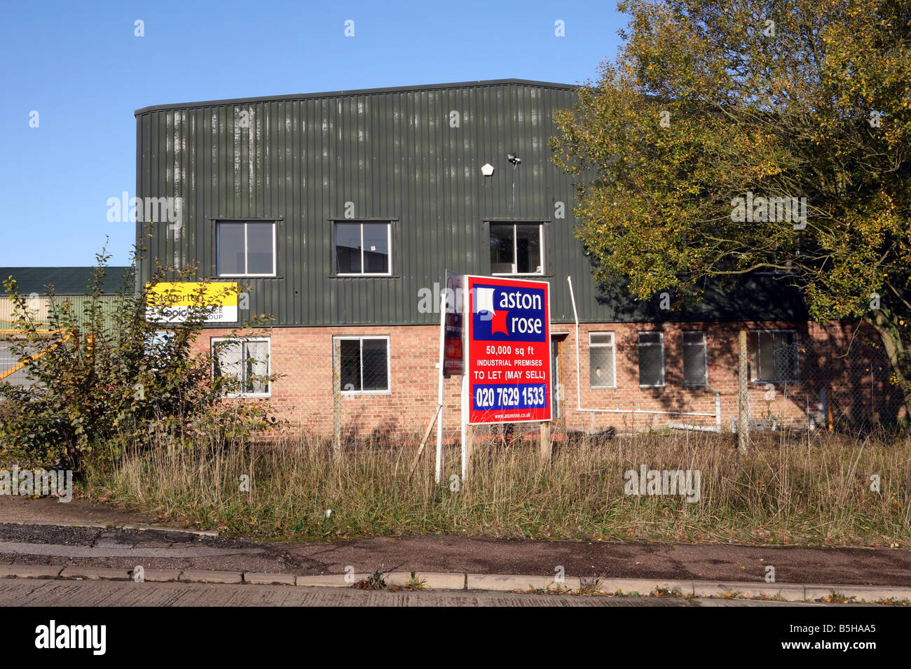Closed down business units to-let at Haverhill in Suffolk UK due to Global recession Stock Photo