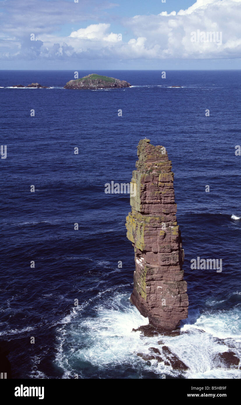 Am Buachaille sea stack near Sandwood Bay, Kinlochbervie, Sutherland, Highland, Scotland, UK. Stock Photo