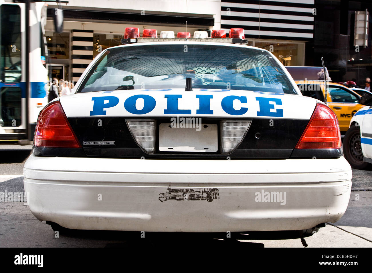 The rear of a parked New York City Police car Stock Photo - Alamy