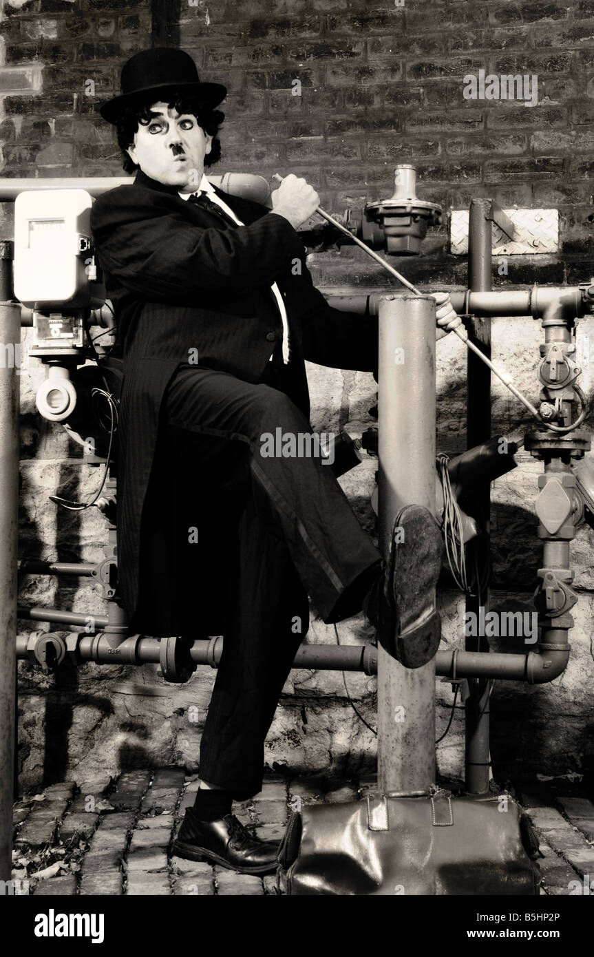 Charlie chaplin black and white hi-res stock photography and images - Alamy