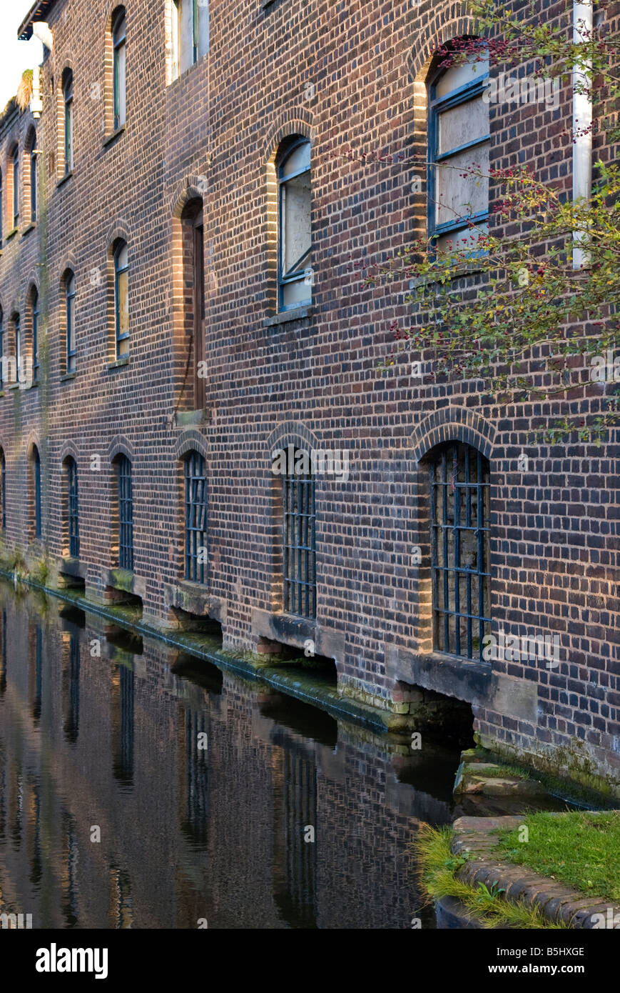Disused buildings hi-res stock photography and images - Alamy
