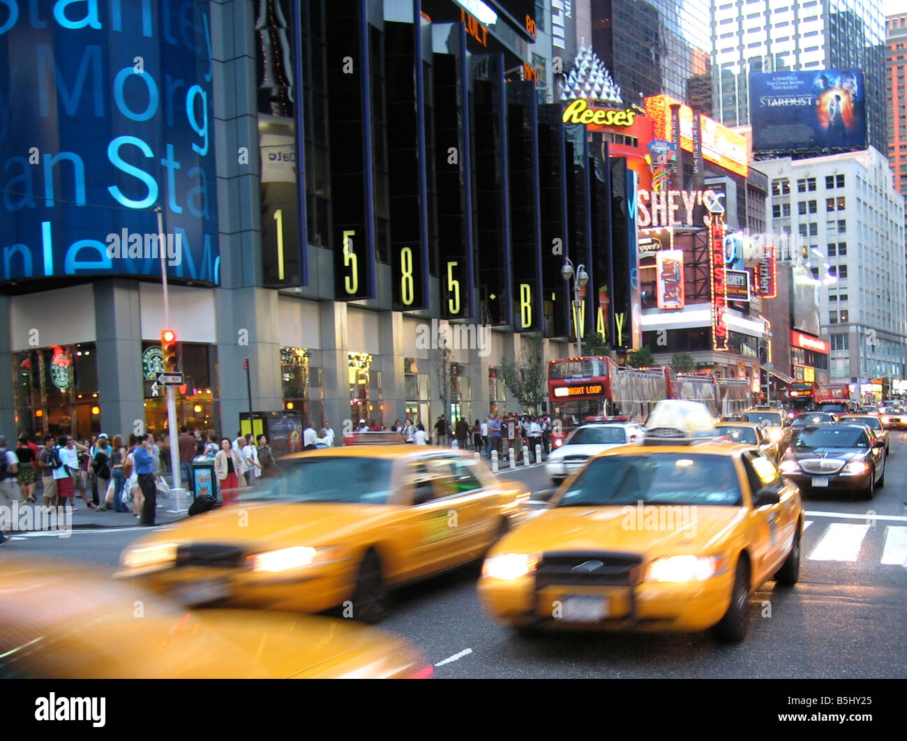 Yellow cabs on Times Square in New York Stock Photo Alamy
