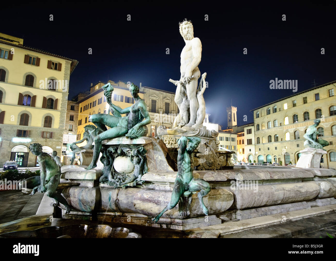 Statue and fountain outside the Uffizi Gallery in downtown Florence