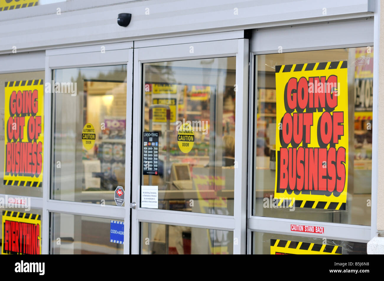 Linens n and Things going out of business bankruptcy sale Stock Photo Alamy