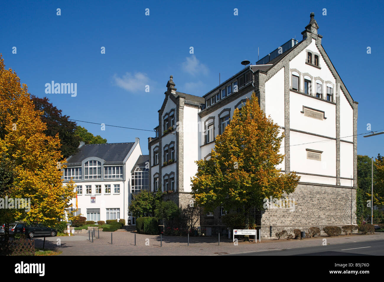 Rathaus und Verbandsgemeindeverwaltung, ehemalige Volksschule, Wirges, Westerwald, Rheinland-Pfalz Stock Photo