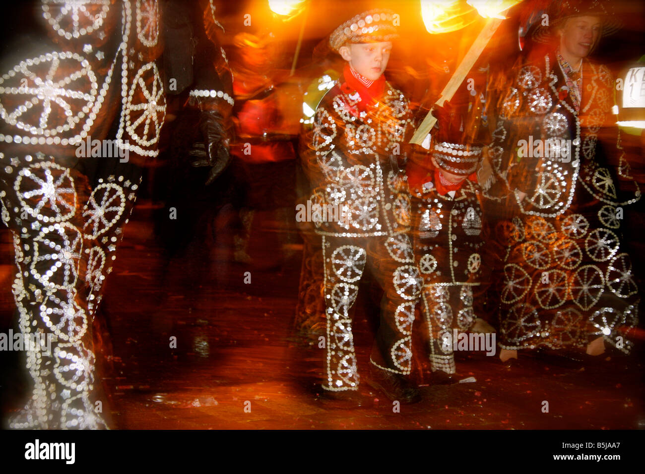 PEARLY KING,QUEEN+CHILD LEWES BONFIRE NIGHT GUY FAWKES FIRE WORKS ...