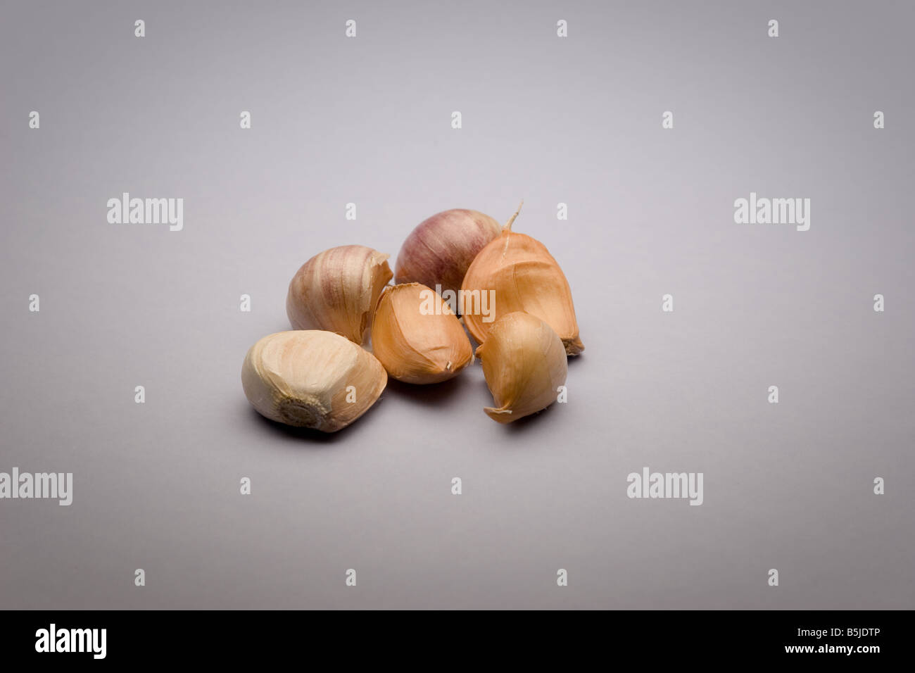 Cloves of French garlic Stock Photo Alamy