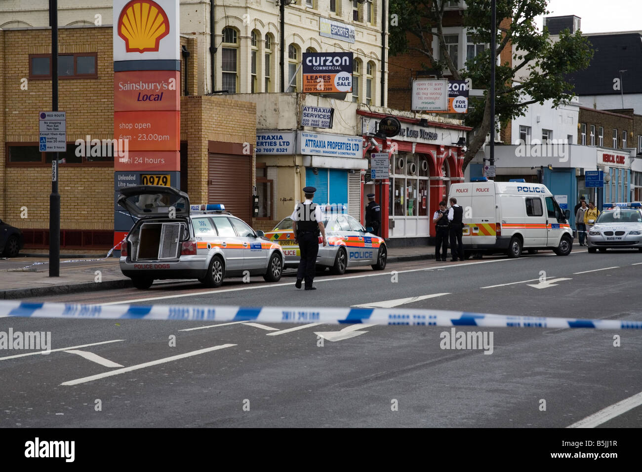 Shell petrol station Holloway Road cordoned off during police operation Stock Photo