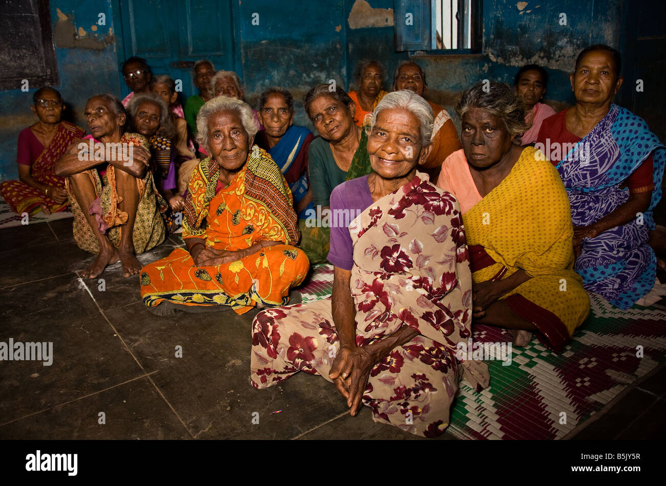 Chennai india women sari hi-res stock photography and images - Alamy