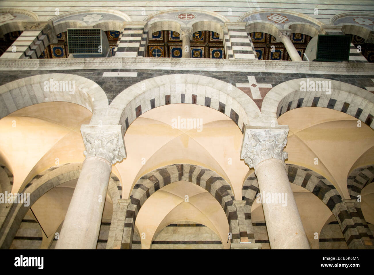 Arches and ceiling inside the cathedral, Piazza del Duomo, Pisa, Tuscany, Italy Stock Photo