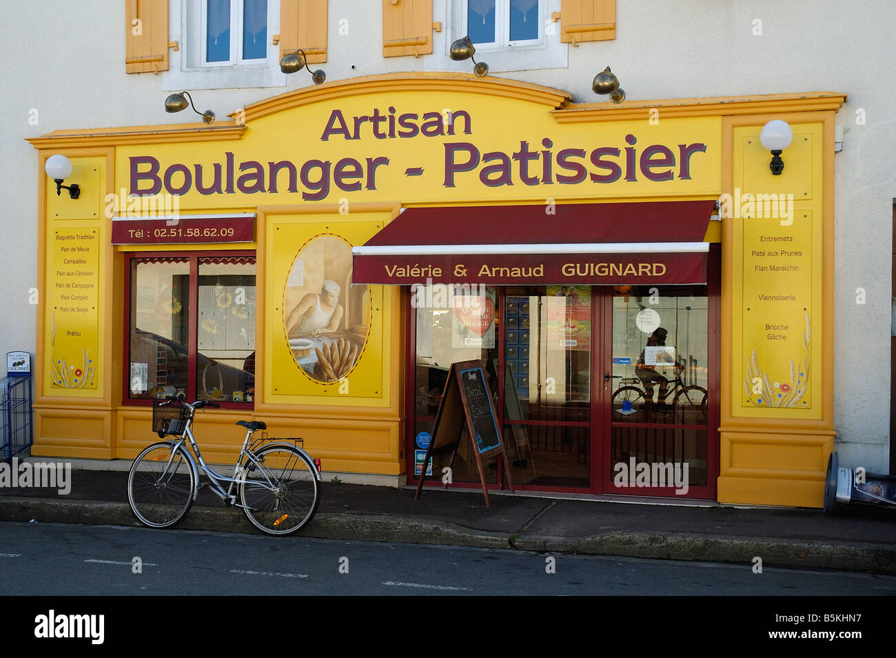 Artisan Boulanger Patissier in St Jean de Monts, Vendee, France Stock Photo