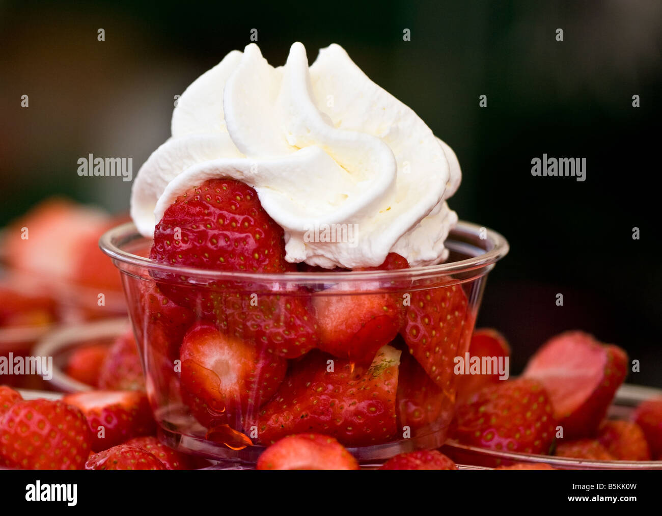 Strawberries and cream wimbledon hires stock photography and images Alamy